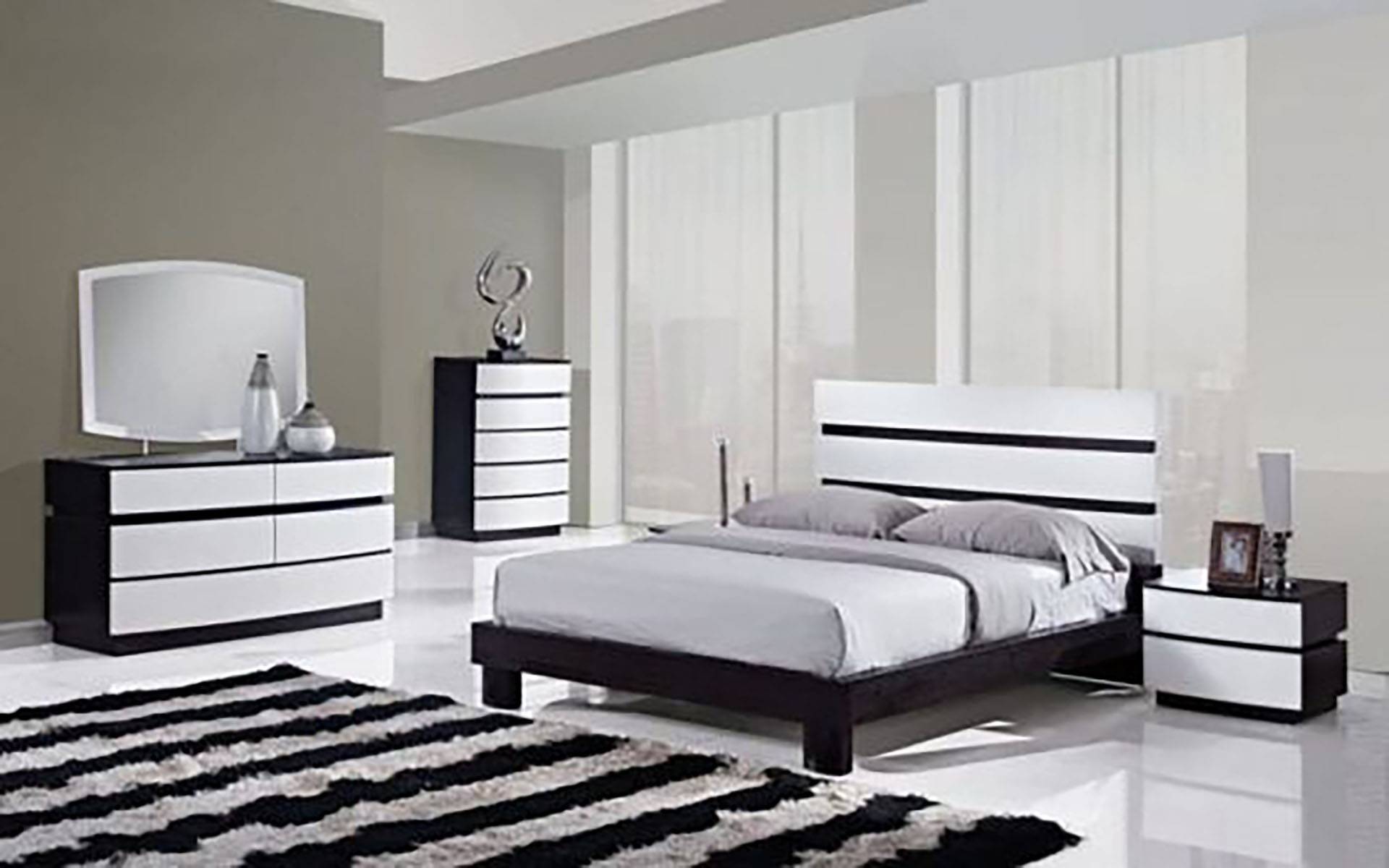 Мебель спальни белый цвет. Белая спальня. Спальный гарнитур белый. Черно белая спальня. Черно белая мебель в спальне.